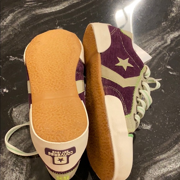 CONVERSE .   Brand New .   Made in Korea . - Picture 4 of 5